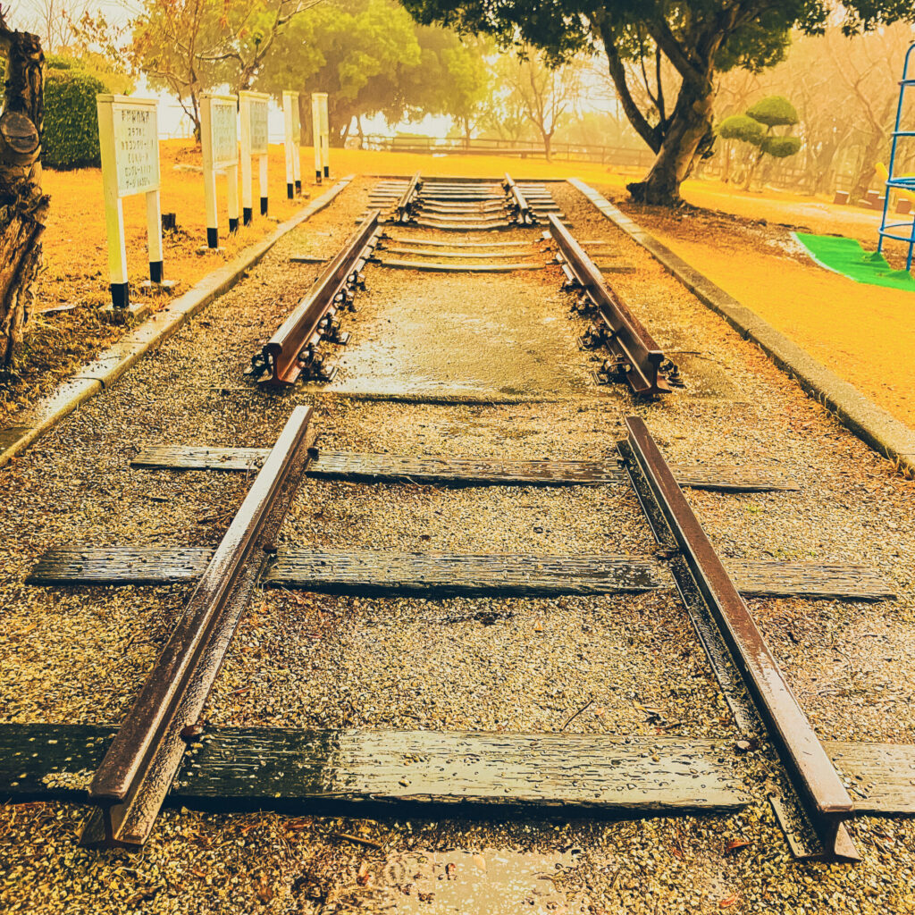 【B級スポット】ミニ鉄道公園 恐竜遊具とキディライドの宝庫(道の駅一本松展望園内)【岡山県】