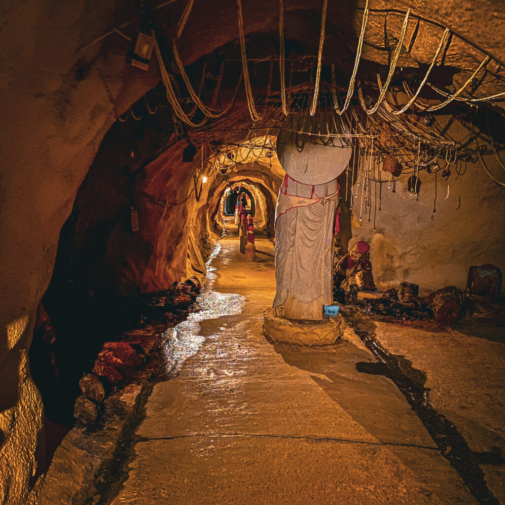石手寺
マントラ洞窟
胎蔵界