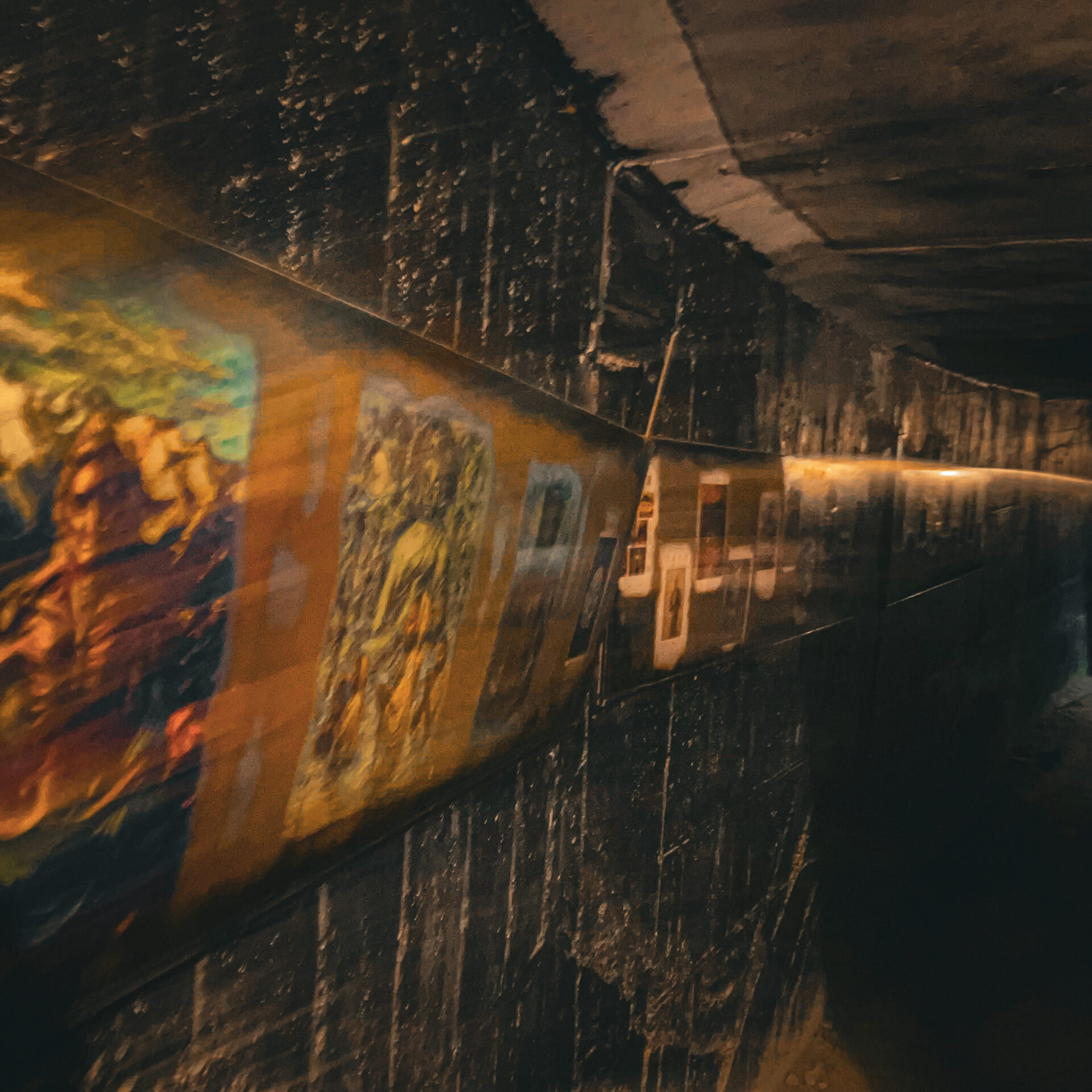 石手寺
マントラ洞窟
内部のポスター達２