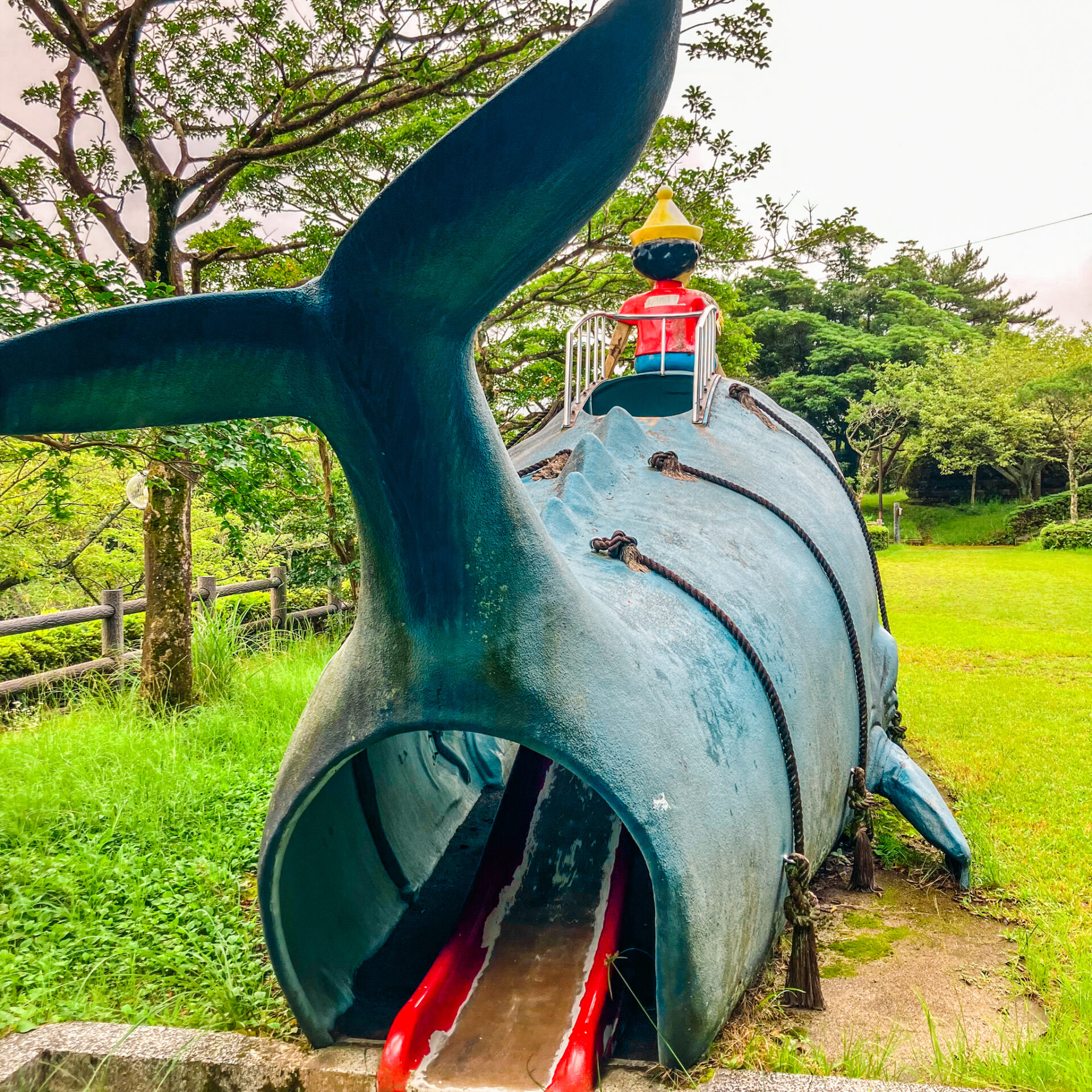 八重山公園のピノキオのすべり台