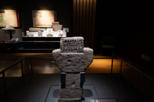 岩戸山古墳の石人