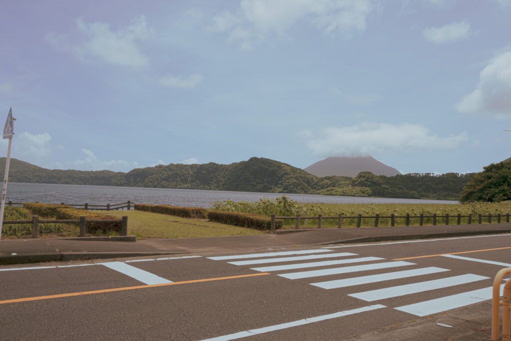 鹿児島県指宿市にある池田湖