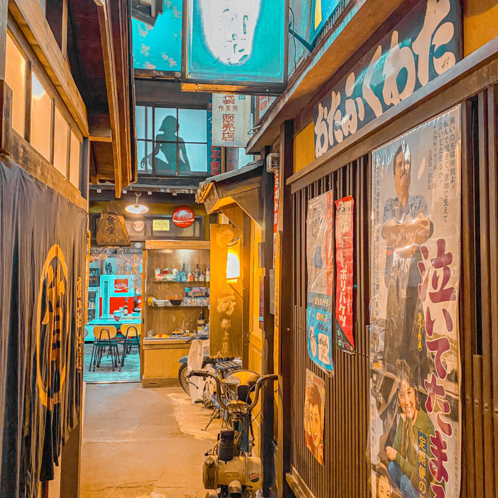 高山昭和館内の昭和の街並み