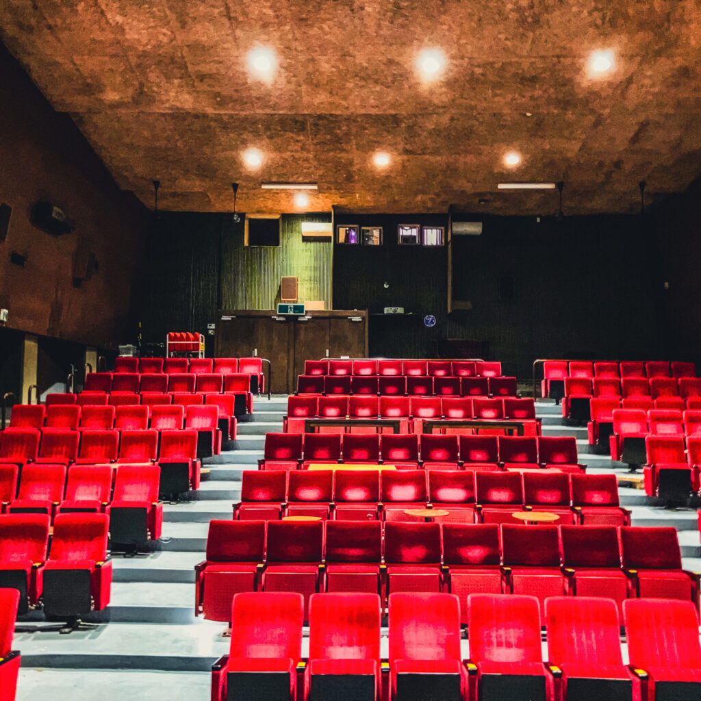 兵庫県豊岡市にある豊岡劇場