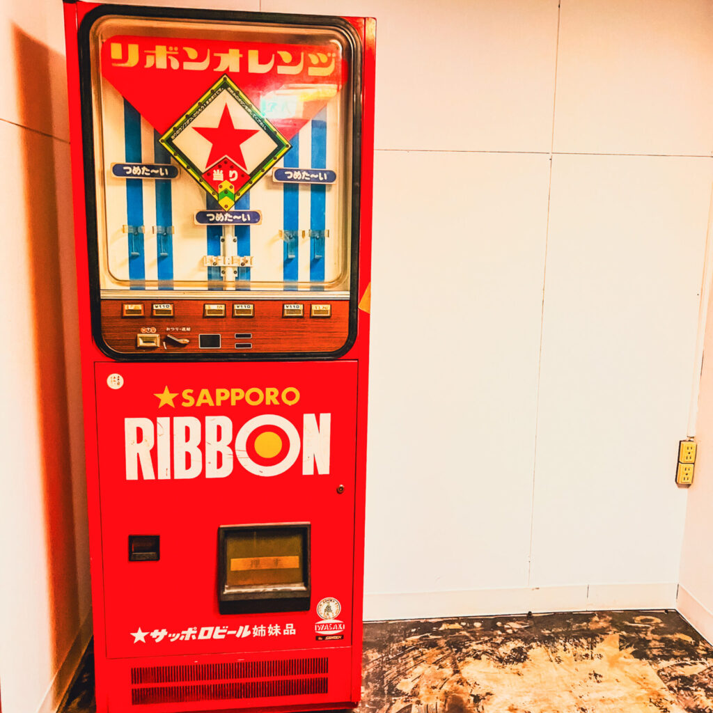 豊岡劇場のレトロ自販機