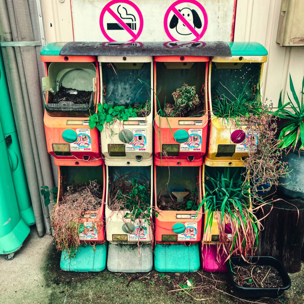 古いガチャマシンを再利用しているユメコロ