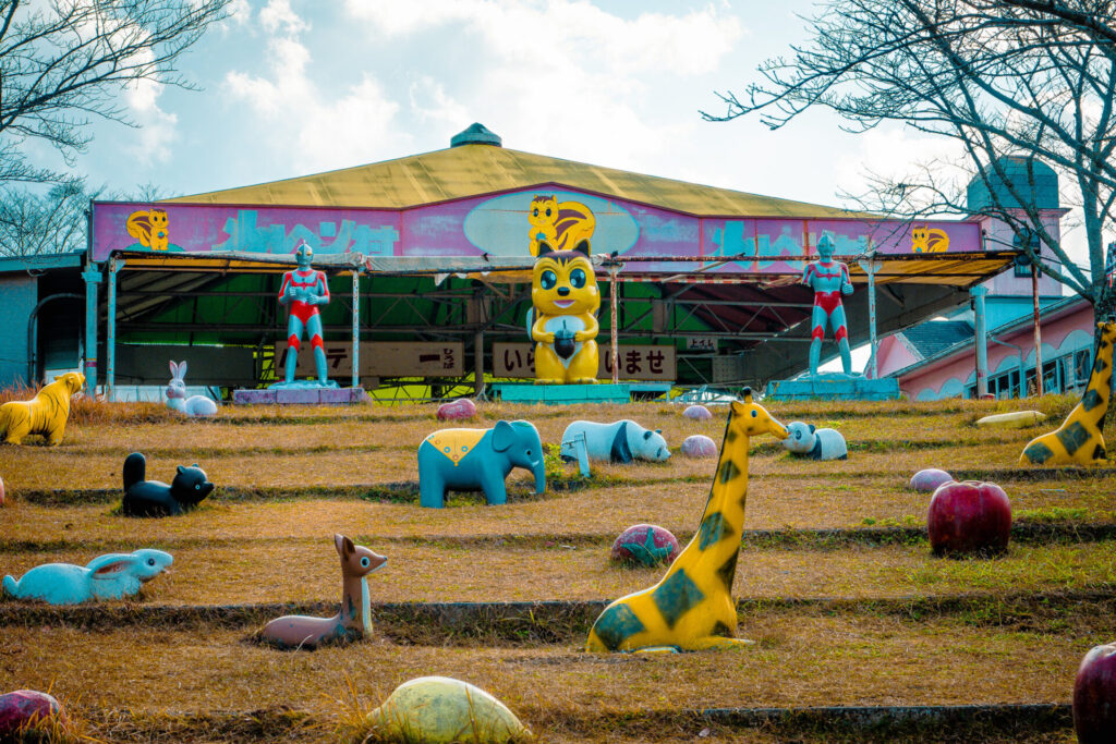 佐賀県武雄市にあるメルヘン村のウルトラマン像