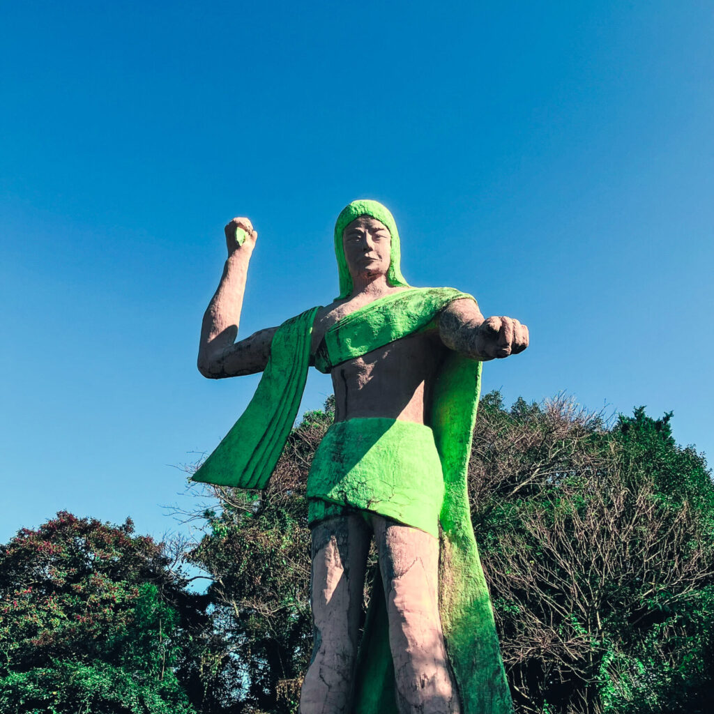 みやまどり苑のヤマトタケル像