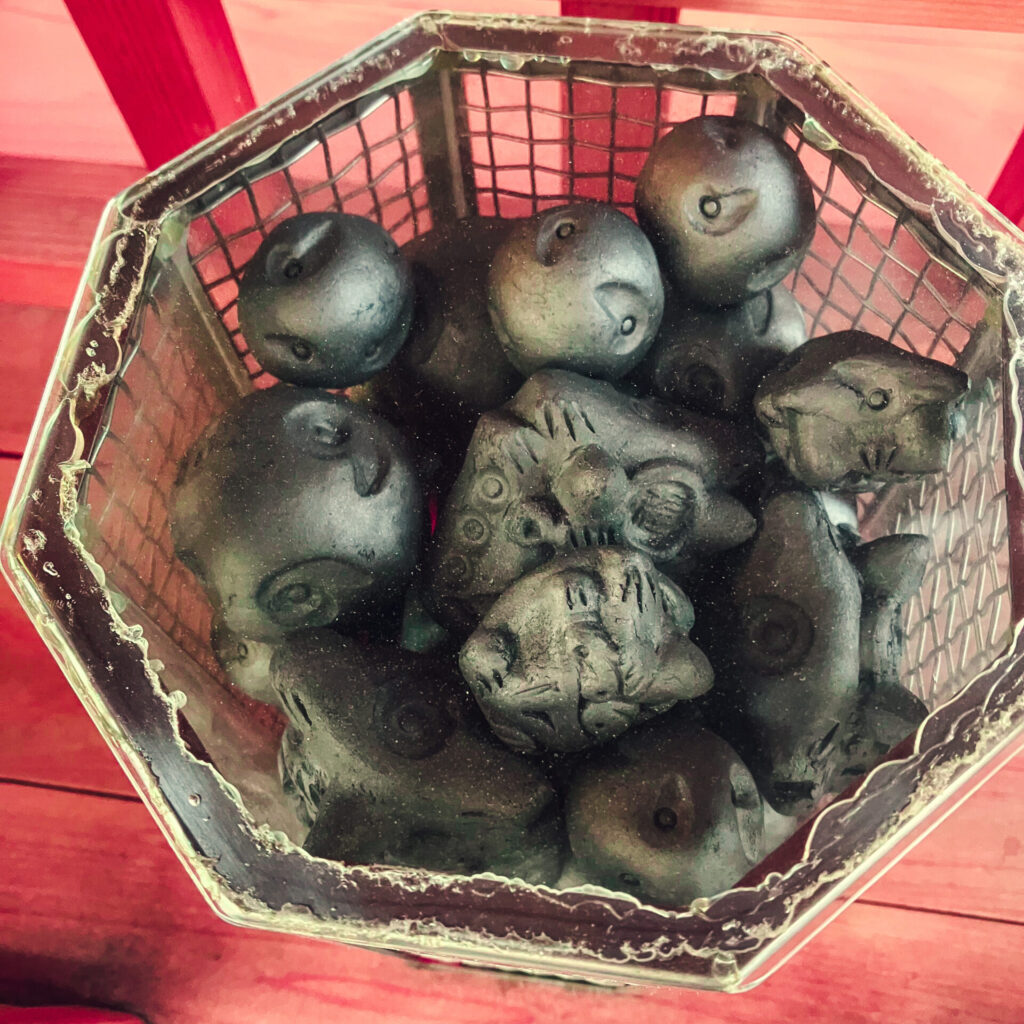 鬼サウナ神社のサウナストーン