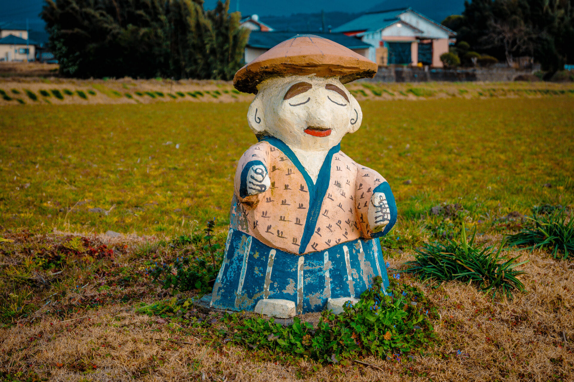 珍スポット】農業の聖地に降臨！クオリティ半端ない『田んぼのトトロ