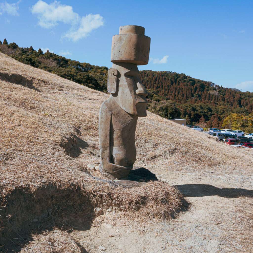 サンメッセ日南のモアイ像
