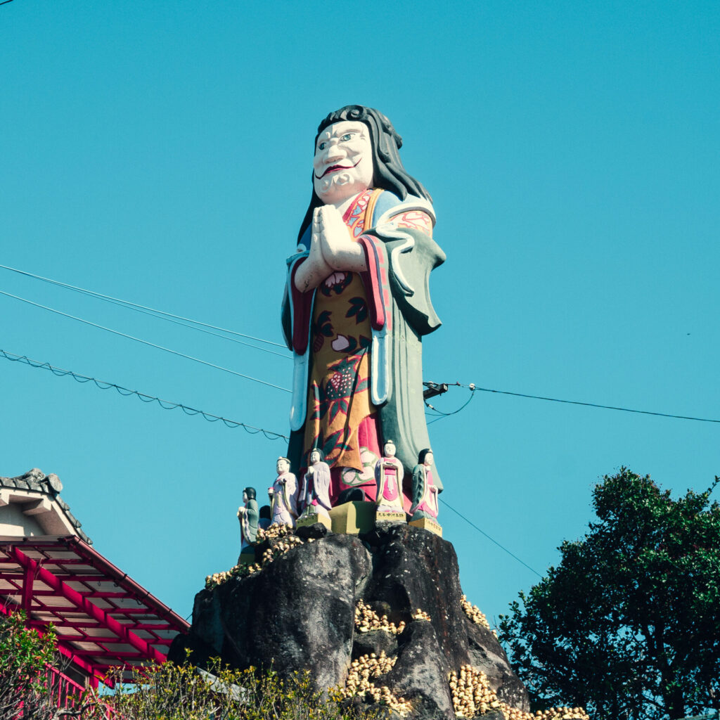 豊後高田市にある法華寺の鬼子母神像