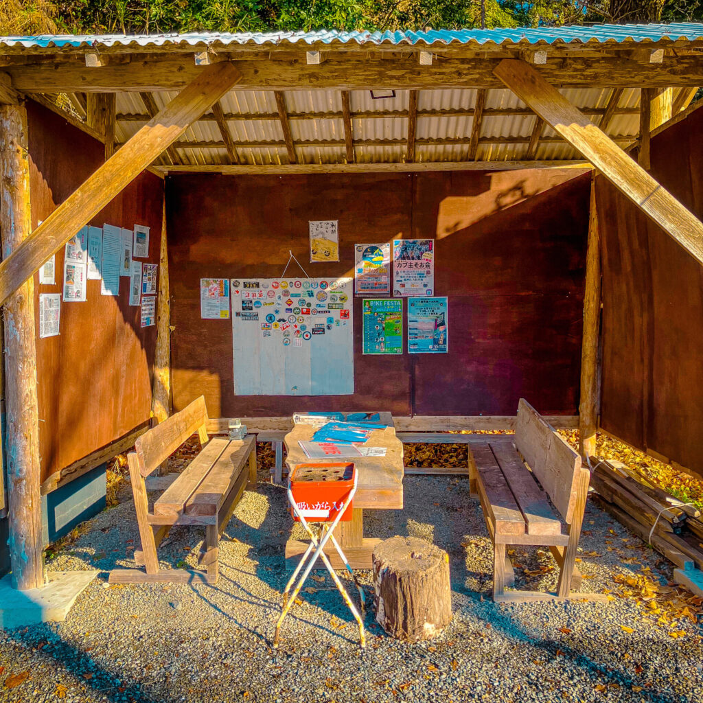 檍オートバイ神社 境内風景