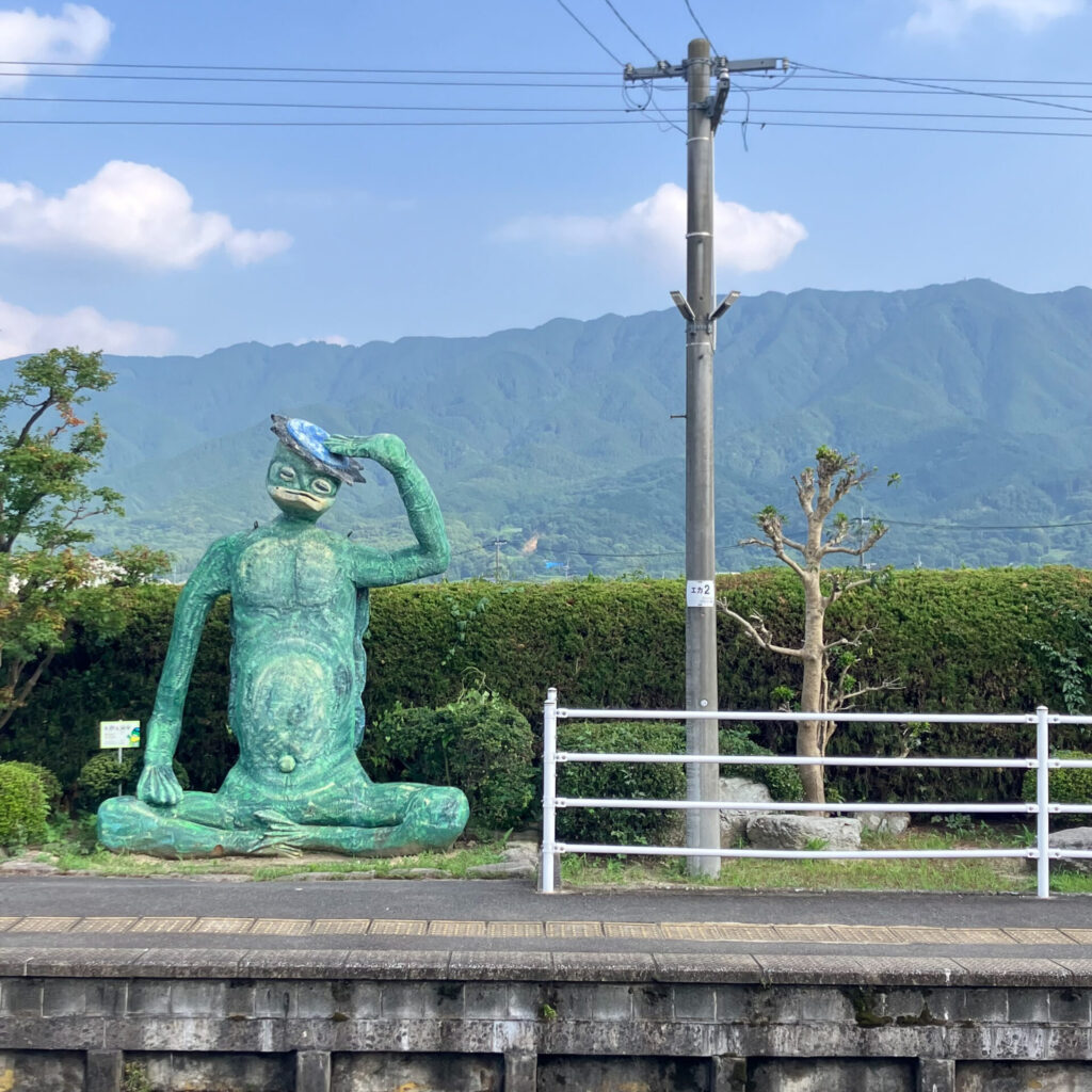 田主丸駅のカッパ像